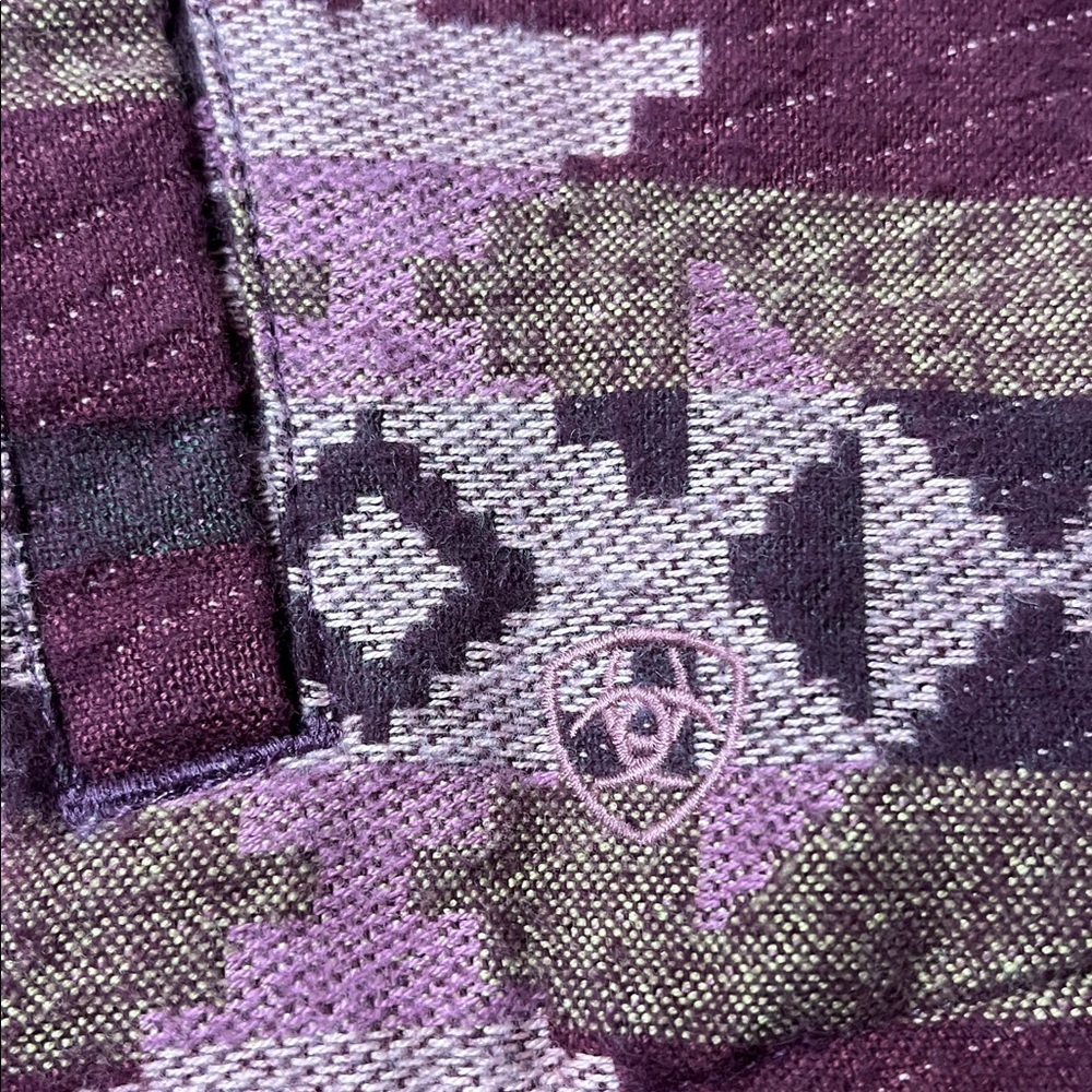 Women’s purple and pink ARIAT REAL Aztec print shacket size medium - Picture 6 of 6